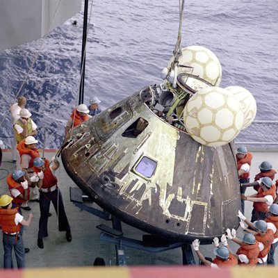 アポロ 13 号 - NASA、1970 年。 作： NASA Images