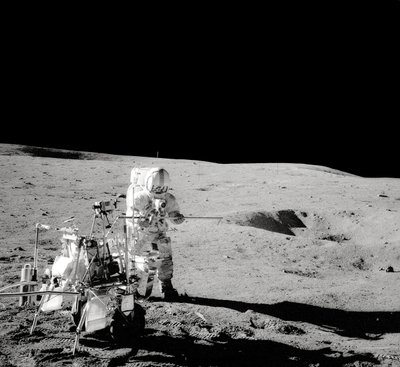 アポロ 14 号 - NASA、1971 年。 作： NASA Images