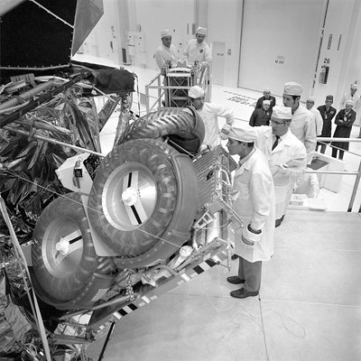 アポロ 16 号 - NASA、1971 年。 作： NASA Images