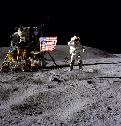アポロ 16 号 - NASA、1972 年。 作： NASA Images