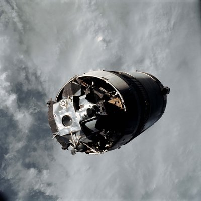 アポロ 9 号 - NASA、1969 年。 作： NASA Images