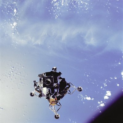 アポロ 9 号 - NASA、1969 年。 作： NASA Images
