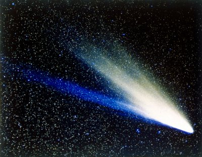 太陽に近い西彗星、1976年。 作： NASA Images