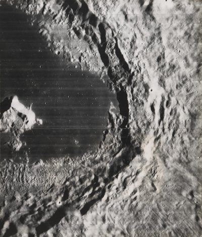 1967年、アポルーンの月の裏側。 作： NASA Images
