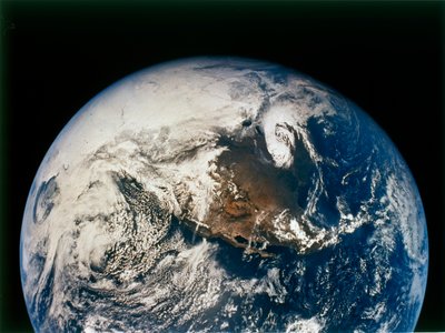 1972 年 4 月 16 日、アポロ 16 号からの北米および中央アメリカ。 作： NASA Images