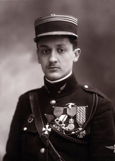 第一次世界大戦（1914-1918）で戦死したフランスの軍用機パイロット、ジョルジュ・ギュネメール（1894-1917）の肖像（写真 作： Nadar
