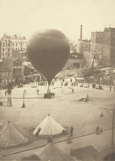 ネプチューン、モンマルトルのサンピエール広場、1870 年 9 月 23 日。 作： Nadar