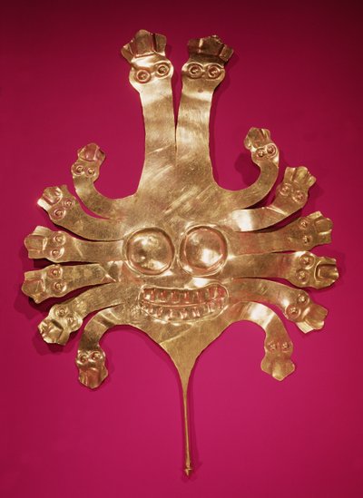 ペルー出身のメドゥーサ首長（金） 作： Nazca Culture