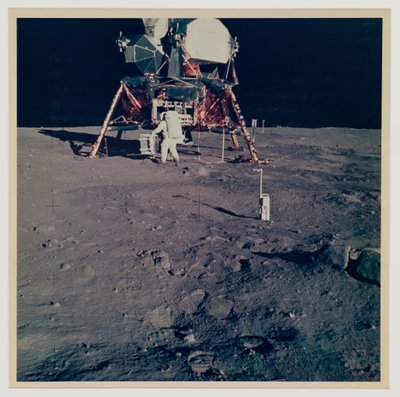 アポロ 11 号の月面着陸 作： Neil Armstrong