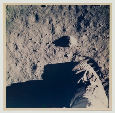 アポロ 11 号の月面着陸 作： Neil Armstrong