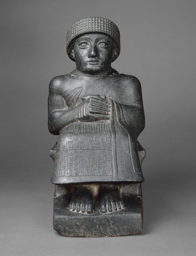 グデアの像、紀元前2090年頃（閃緑岩） 作： Neo Sumerian