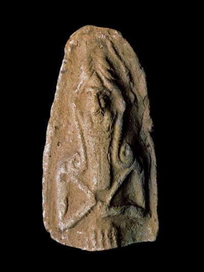 シュメール文明：神の戦士の置物。テラコッタの彫刻。ディム。9cm 新シュメール時代（紀元前2093年から2004年の間） ウル遺跡周辺よりバグダッド、国立イラク博物館 作： Neo Sumerian