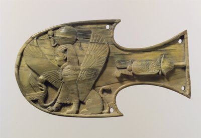 座っているスフィンクスで浮き彫りにされた馬のウインカー、紀元前8世紀 作： Neo Assyrian Neo Assyrian