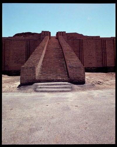 復元されたジグラットの階段の様子（紀元前2050年 作： Neo Sumerian