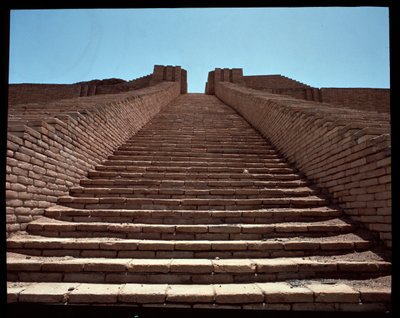 復元されたジグラットの階段の様子（紀元前2050年 作： Neo Sumerian