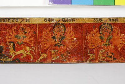 Devimahatmya原稿カバーの詳細（木材に不透明なトイレ） 作： Nepalese School
