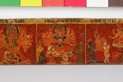 Devimahatmya原稿カバーの詳細（木材に不透明なトイレ） 作： Nepalese School
