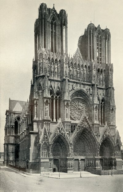 素晴らしいゴシック様式の建物：13世紀と14世紀に建てられたルイムスの大聖堂、c1930。 作： Neurdein