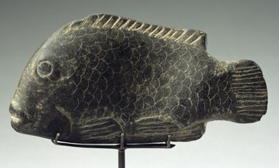 魚、紀元前1540-1069年（硬い黒い石） 作： New Kingdom Egyptian