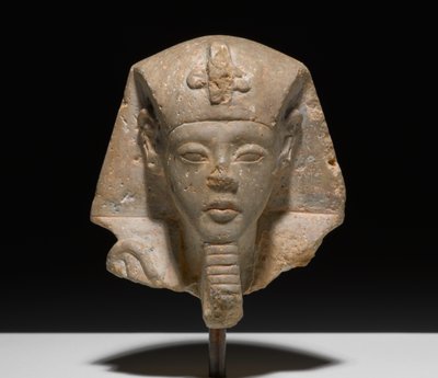 アヘンステンのシャブティの頭、紀元前1352-1336年（ライムストーン） 作： New Kingdom Egyptian