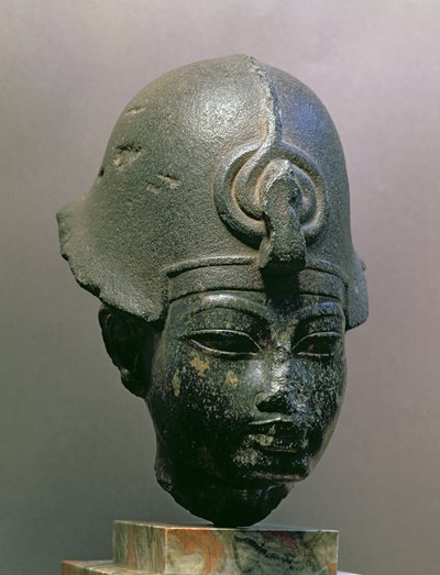 アメノフィス3世（閃緑岩）の頭 作： New Kingdom Egyptian