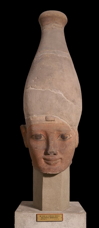 上エジプトの白い冠をかぶったファラオの頭部、紀元前1400年頃（土器） 作： New Kingdom Egyptian