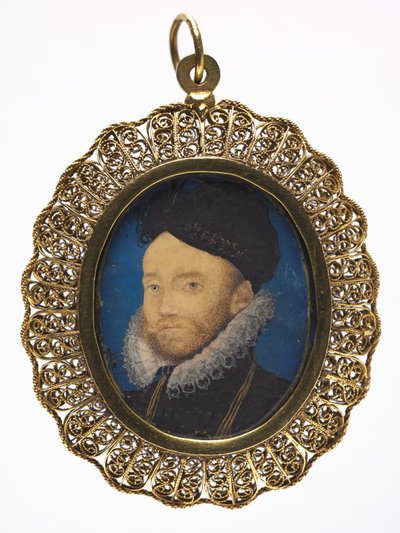 男の肖像、c.1590（後の金箔の金属フレームのベラムにw - c） 作： Nicholas Hilliard