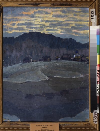 日没。 Nicholas Roerich (1874-1947) による絵画、キャンバスに油彩。 20世紀ロシアの芸術、象徴主義。 地域美術館、ヴォルゴグラード (ロシア)。 作： Nicholas Roerich