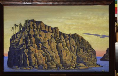 ホーリー アイランド (Holy Island)。 ニコラス・レーリッヒ (1874-1947) の作品、キャンバスにテンペラ 作： Nicholas Roerich