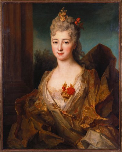 白と金の刺繍のドレスを着た、半分の長さの女性の肖像画 作： Nicolas de Largillière
