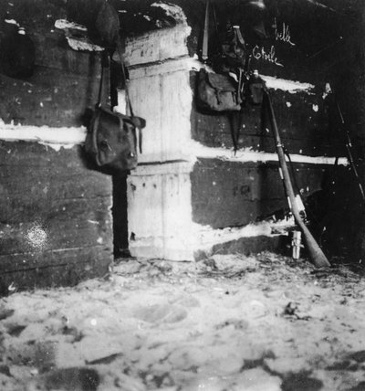 ドイツのダグアウト、第一次世界大戦、c1914-c1918の内部。 作： Nightingale and Co