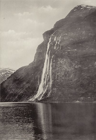 セブン シスターズ (滝) ガイランゲル (白黒写真) 作： Norwegian Photographer