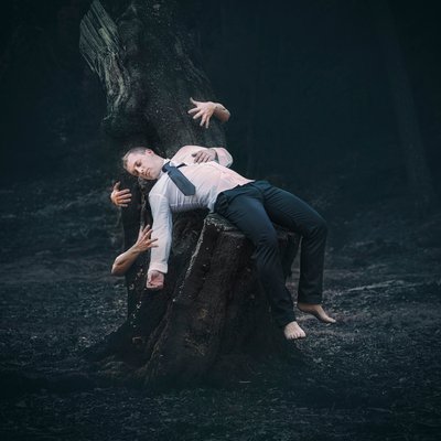 シュールな森の眠り 作： Nuno Araujo