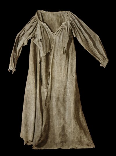 ヴェリンゲンシュタットの魔女のガウン、1680 作： Objects of History