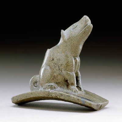 コヨーテプラットフォームパイプ、200 BC-100 AD（パイプストーン） 作： Ohio Hopewell culture