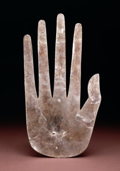手の形の切り抜き、紀元前200年から紀元前400年（雲母） 作： Ohio Hopewell culture