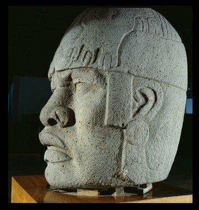 メキシコ、ベラクルス、サンロレンツォ出身の巨像4、古典派（玄武岩） 作： Olmec