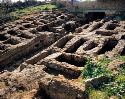 神殿の谷のキリスト教ネクロポリス跡、4～5世紀。アグリジェント、アグリジェントシチリア島 イタリア 作： Paleo Christian