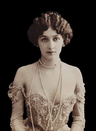 オペラ歌手リナ・カヴァリエリの肖像 1874-1944. 作： Paris . Photo studio Reutlinger
