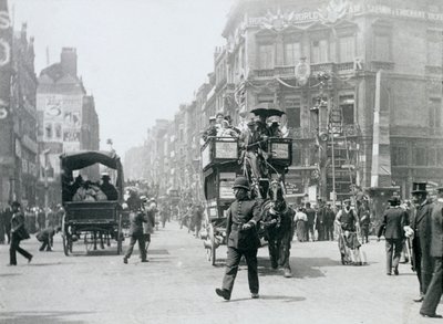 ラドゲイト・サーカス、ロンドン、ヴィクトリア女王のダイアモンド・ジュビリーの準備、1897年 作： Paul Martin