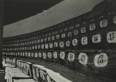 闘牛場、ロンダ、スペイン 作： Paul Nash