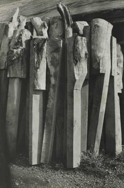 トーテム、旧造船所、ライ麦 作： Paul Nash