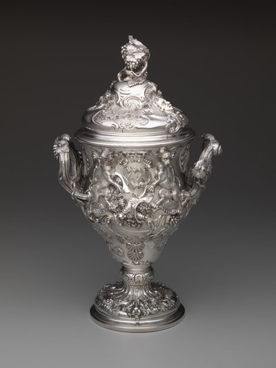 カバードカップ、1742 作： Paul de Lamerie