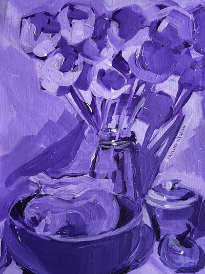 紫の花の静物画 作： Pauline Wegman | Key and Sea Creative