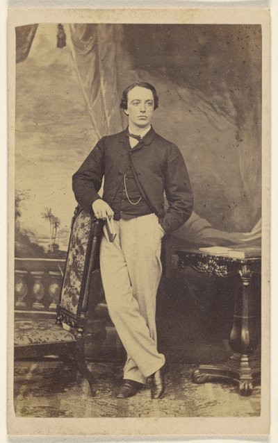 [Unidentified man, standing] 作： Pearson and Patterson