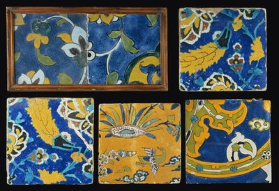 Safavid Cuerda Secaタイル（陶器）のグループ 作： Persian School