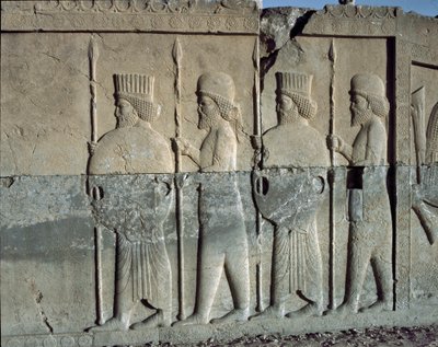 紀元前6世紀、アパダナの東階段のレリーフに描かれた皇帝の衛兵 作： Persian School