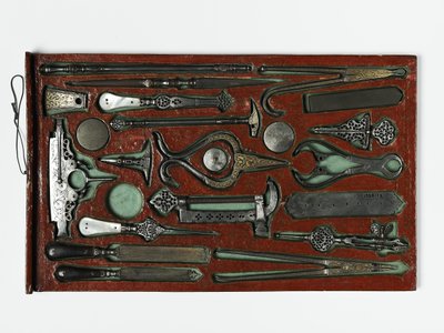 聖家族を描いた道具立て、1830年頃（ミクストメディア 作： Persian School