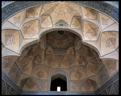 iwanの天井の様子 作： Persian School