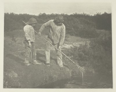 サフォーク海域でのウナギ狩り 作： Peter Henry Emerson